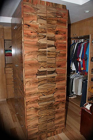 Фисташковый шкаф-купе